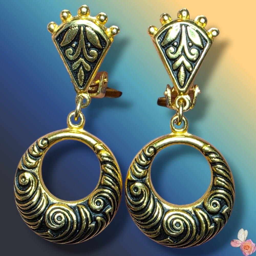 Signed Spain Clip On Earrings Gold Swirl 886